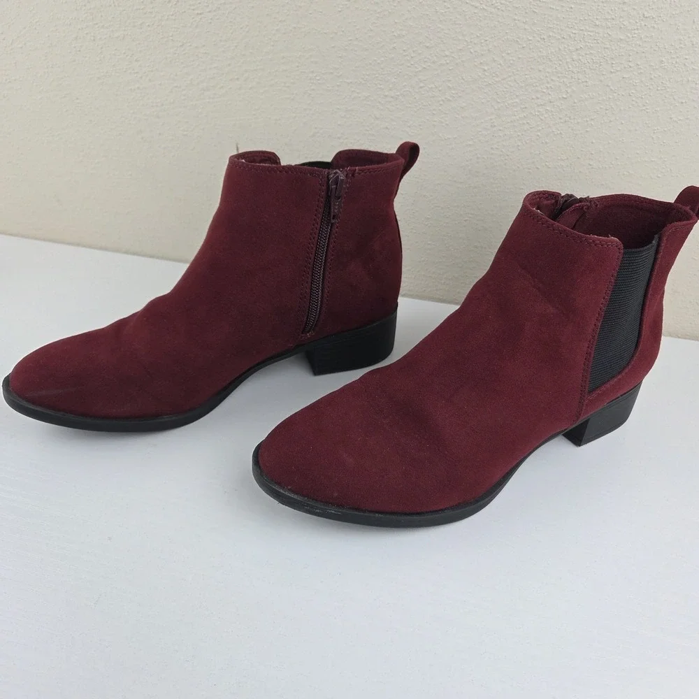 So Kohls Memory Foam Burgundy Zipper Stretch Slip On‎ Ankle Boot 7 1/2 Med